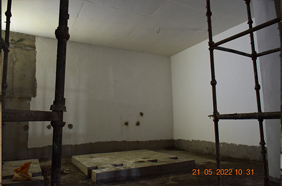 Wall putty works in MO1 room north shaft